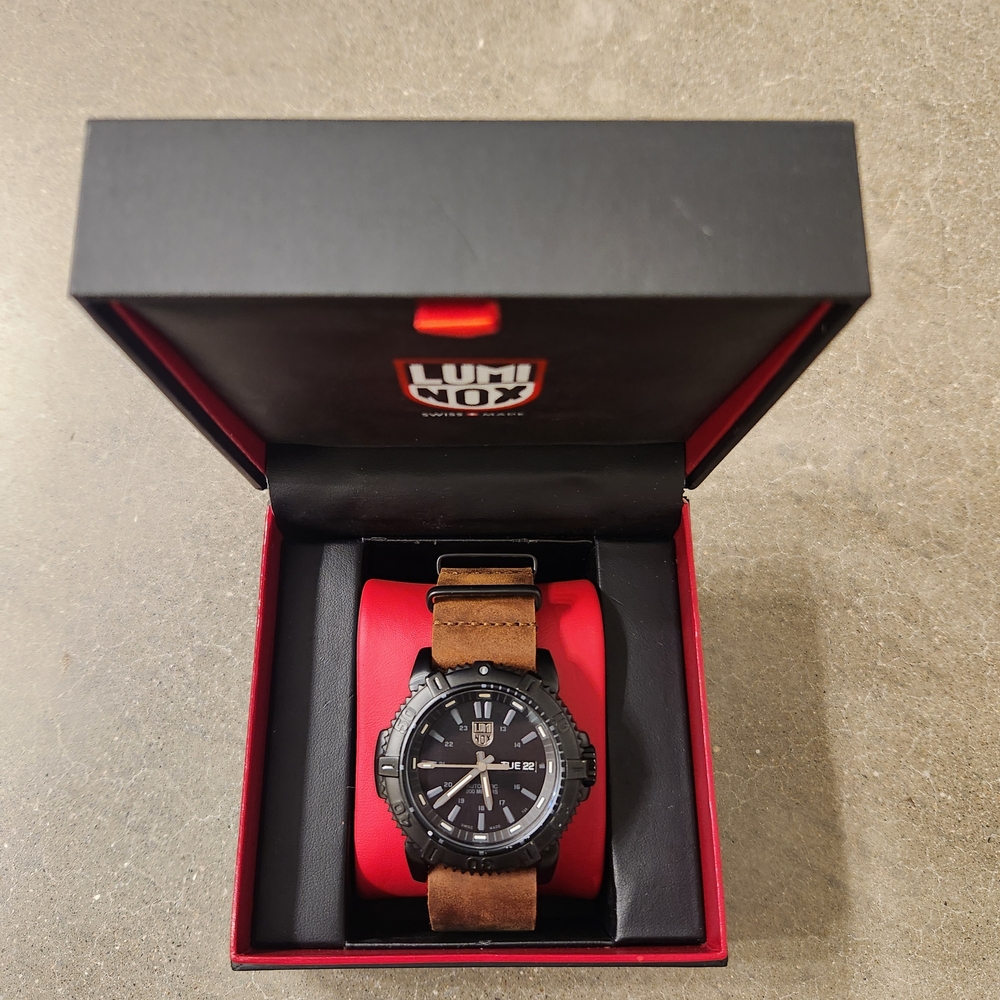 SOLD - 2015 Luminox Modern Mariner Automatic (A6501.BO) with Box & Papers